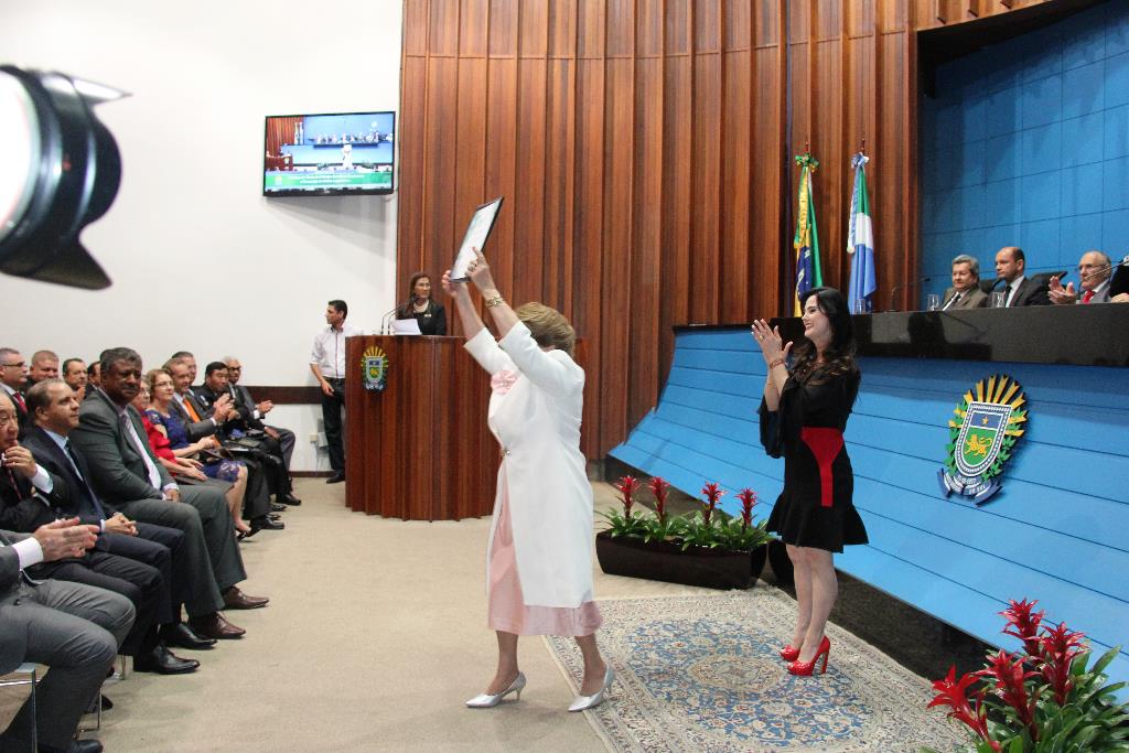 Imagem: Quatro personalidades receberam as honrarias por indicação da deputada Mara Caseiro
