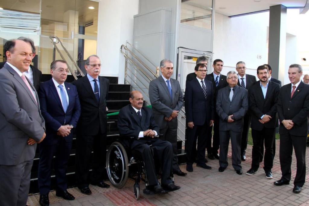 Imagem: Solenidade de inauguração de Novo Fórum Trabalhista contou com a presença do governador Reinaldo Azambuja