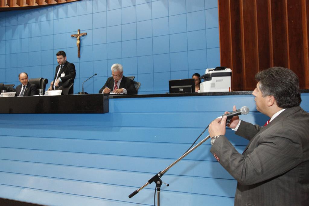 Imagem: Lidio Lopes, à direita, defendeu reunião conjunta de comissões para analisar Orçamento