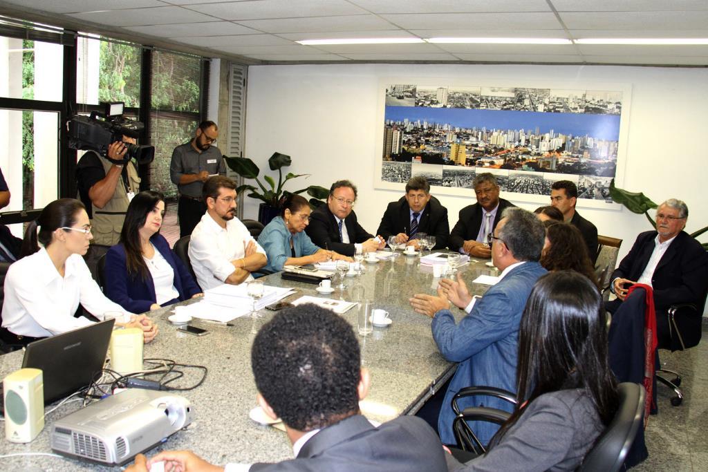 Imagem: A reunião foi realizada na sala da presidência da Casa de Leis, nesta quarta