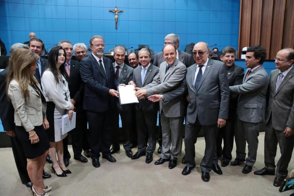 Imagem: Ministro da Defesa recebe Carta de Campo Grande