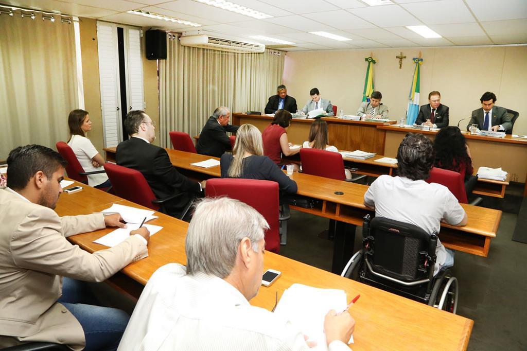 Imagem: Deputados aprovaram nove emendas ao Orçamento, totalizando 429