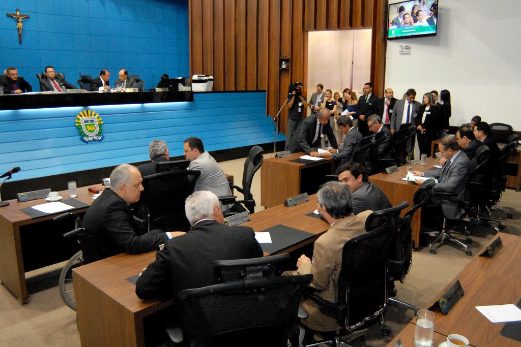 Imagem: Sessões ordinárias são realizadas no plenário Deputado Júlio Maia, de terça a quinta-feira