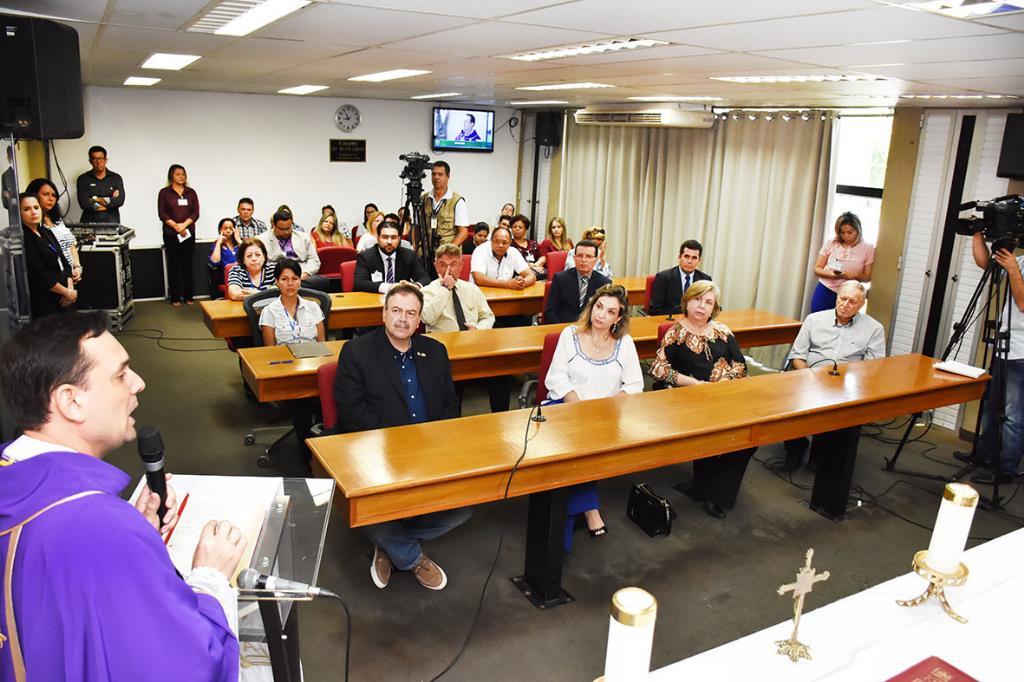 Imagem: Santa Missa é realizada todo mês na Assembleia Legislativa