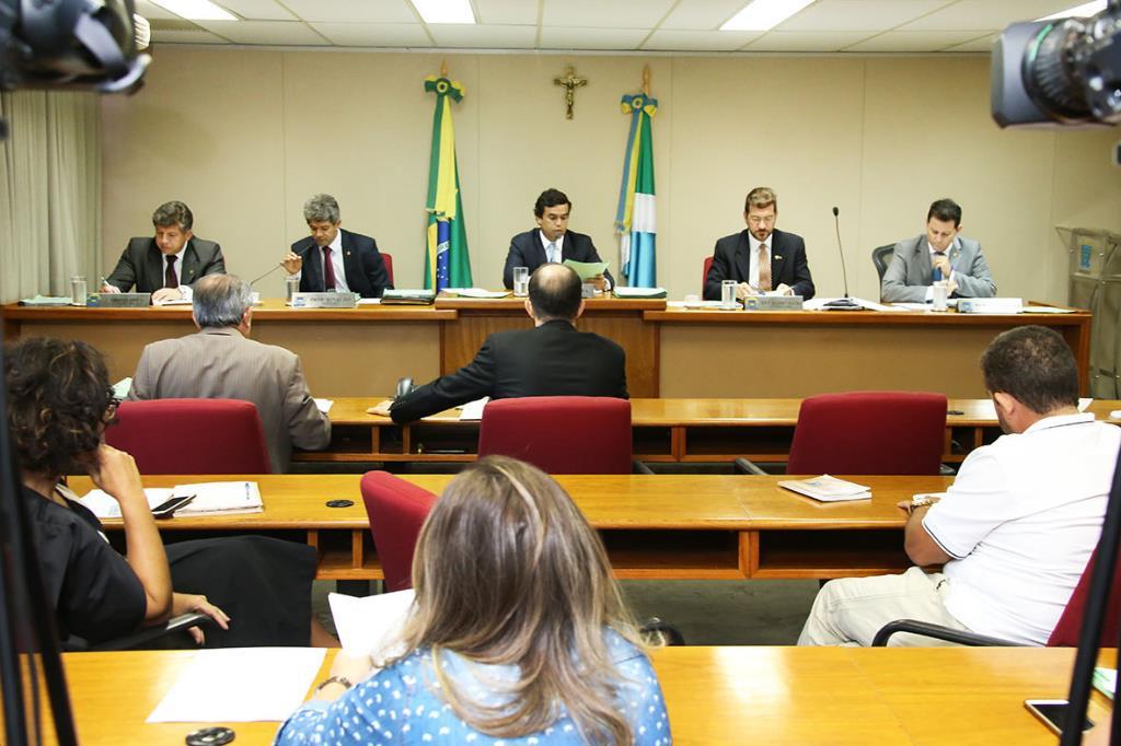 Imagem: Deputados avaliam constitucionalidade das propostas em tramitação na Casa de Leis