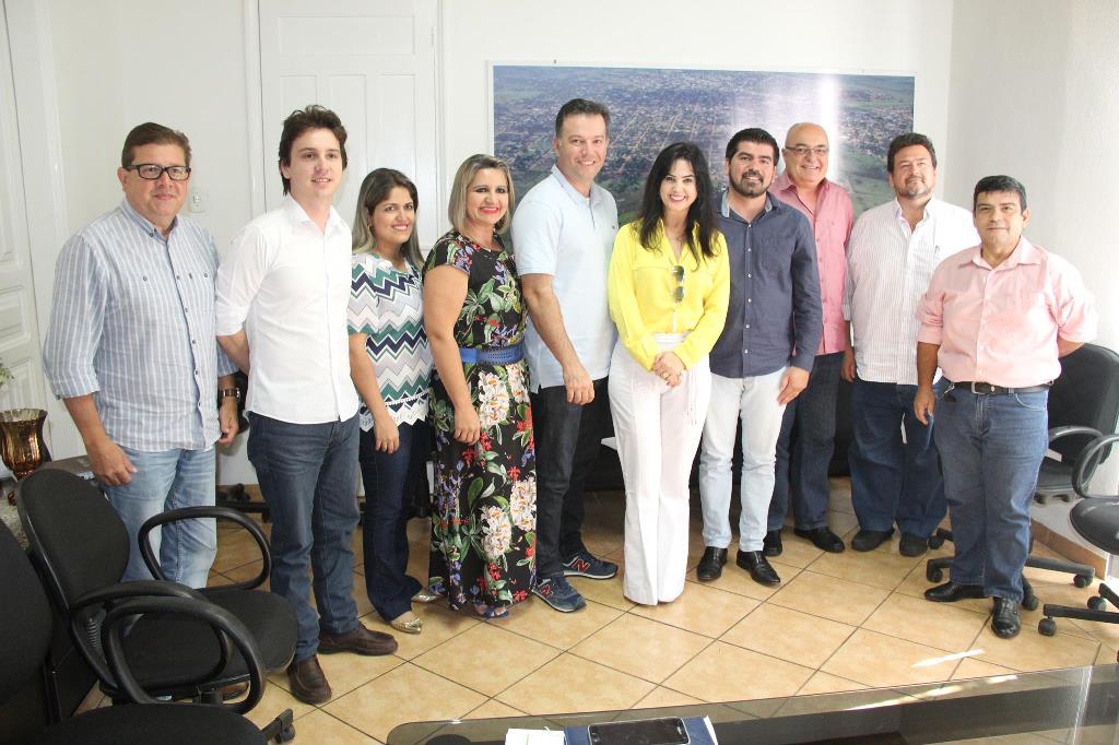 Imagem: Mara Caseiro se reúne com lideranças políticas de Jardim