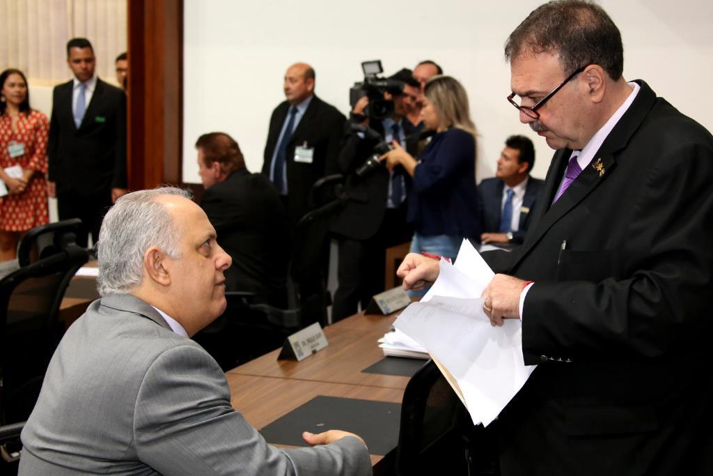 Imagem: Deputados Flavio Kayatt e Dr. Paulo Siufi conversam sobre projeto