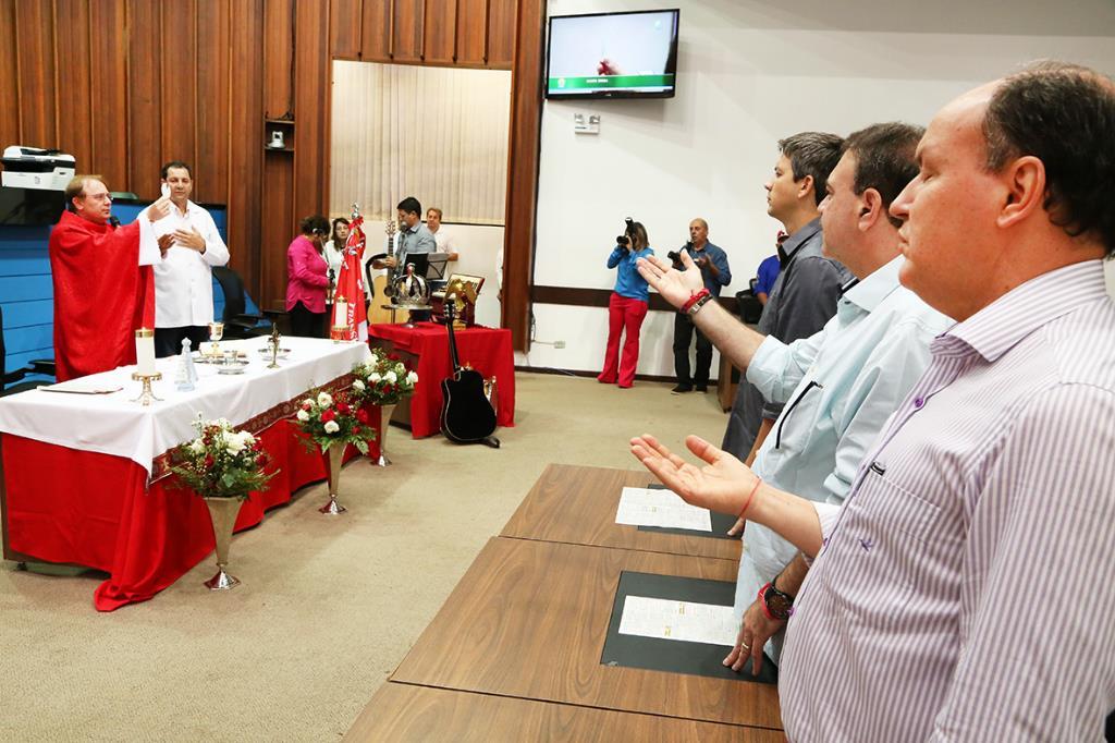 Imagem: A Santa Missa de junho foi celebrada no Plenário Júlio Maia