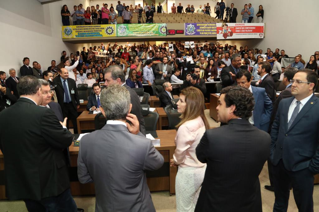 Imagem: Servidores foram à Casa de Leis pedir ajuda dos deputados estaduais