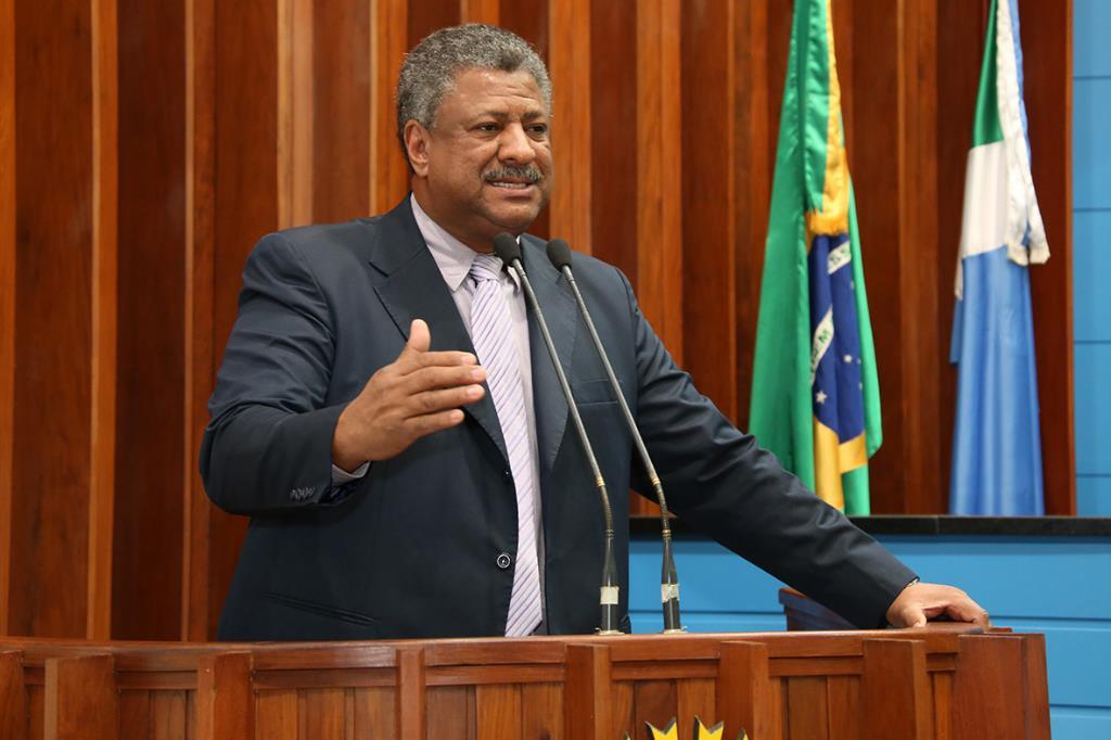 Imagem: Deputado João Grandão disse que o asfalto incentivará a instalação de novas empresas