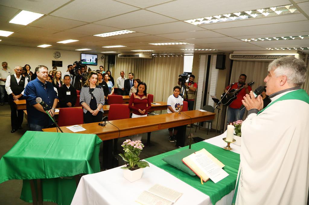 Imagem: Durante a missa mensal, sacerdote falou da importância do contato íntimo com Deus