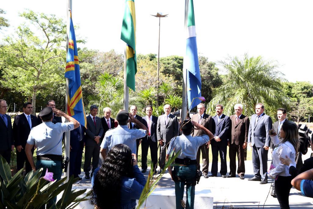 Imagem: Com bandeiras a meio-mastro, ALMS está de luto oficial por três dias