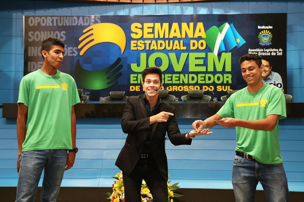 Imagem: Com o tema 'Empreender para Inovar', Henry Vargas fez a abertura do evento