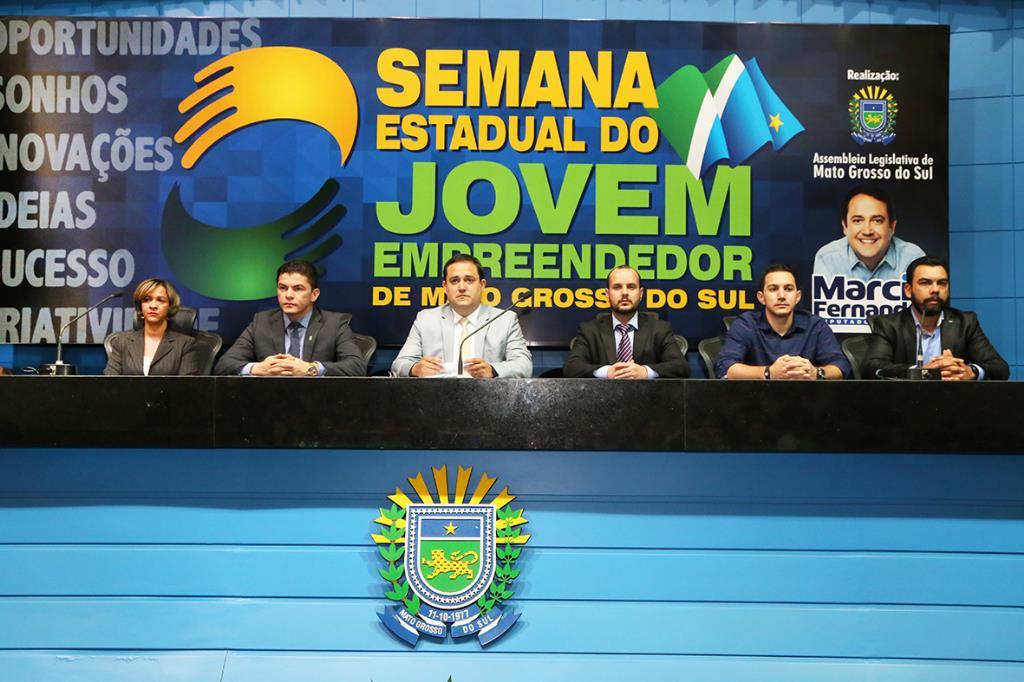 Imagem: A solenidade foi proposta pelo deputado estadual Marcio Fernandes