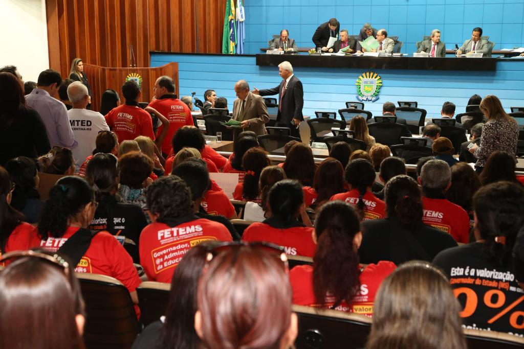 Imagem: Parlamentares defenderam reivindicações dos servidores e cobraram providências do Governo